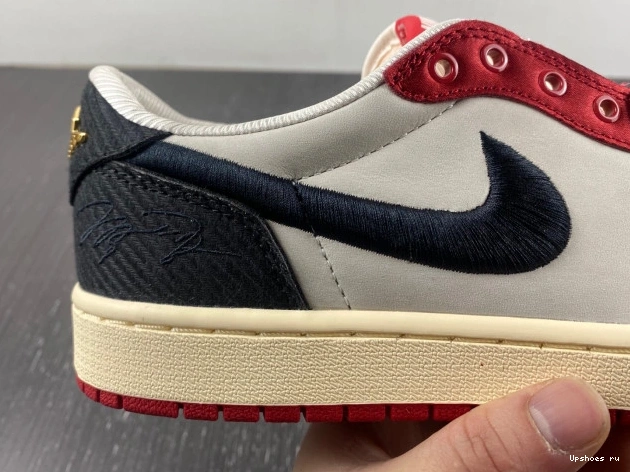 1 Retro Low OG Room Jordan Trophy Away 0103